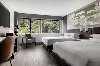 Club Room, 2 Double Beds (Mobility Accessible, Tub)