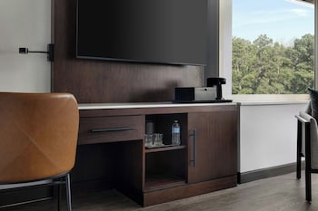 Club Room, 1 King Bed