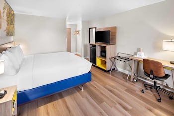 Standard Room, 1 King Bed