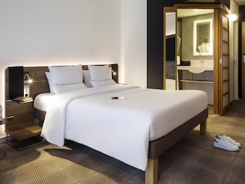 Business Room, 1 Queen Bed