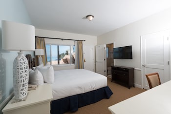 Suite, up to 3 beds, Kitchen, Ocean View(Beachfront Two Bedroom Suite)