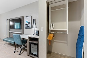Room, 2 Queen Beds, Accessible, Non Smoking