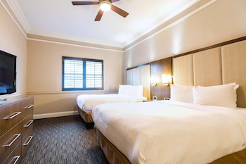Suite, 2 Queen Beds, Non Smoking (Soaker Tub)
