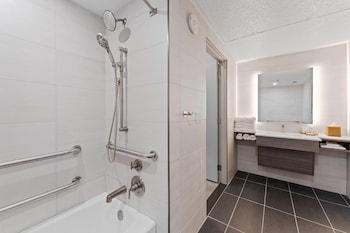 Room, 2 Queen Beds, Accessible, Non Smoking