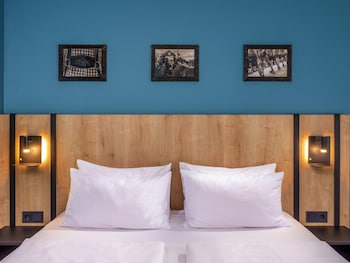 Double Room, 1 Queen Bed
