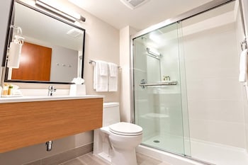Room, 2 Queen Beds, Non Smoking (Upgrade)