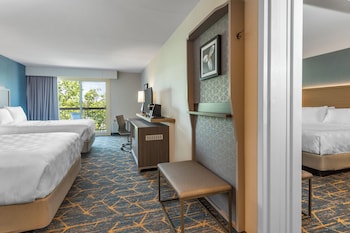 Standard Room, 2 Queen Beds, Patio, Ground Floor (Pet Friendly)