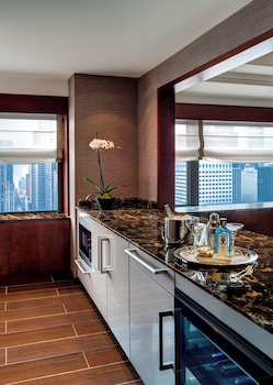 Suite, 2 Bedrooms, Corner (Corner)