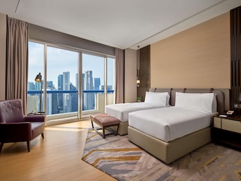 Crest Suite, 2 Singles, L65 Lounge Access, High Floor, Balcony, Marina Bay View