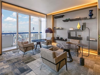 Suite, Club Lounge Access, Bay View