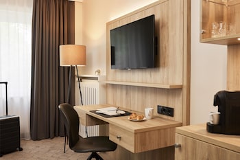 Comfort Room, 1 Double Bed (Converts to 2 Twin Beds)
