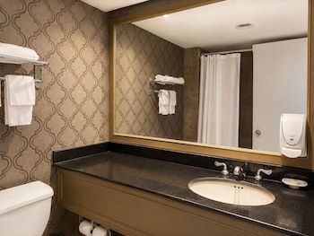 Deluxe Room, 1 King Bed