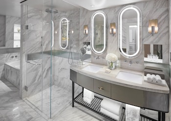 Junior Suite, 1 King Bed (Hyde Park)