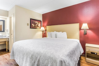 Deluxe Room, 1 King Bed (Smoke Free)