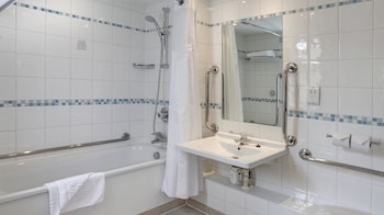 Standard Room, 1 Queen Bed, Accessible