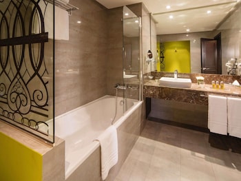 Deluxe Suite, 1 King Bed
