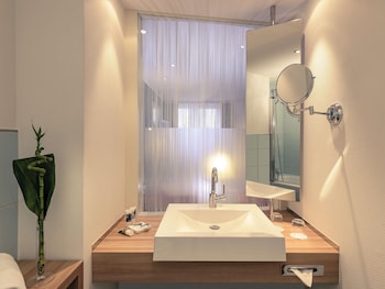 Privilege, Suite, 1 Queen Bed, Balcony