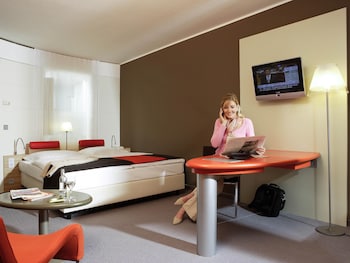 Privilege, Room, 1 Queen Bed