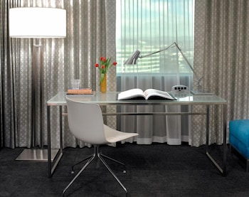 Superior Room, 1 King Bed, Mountain View (Corner King)