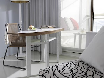 Classic Room, 1 King Bed, Terrace, Partial Sea View