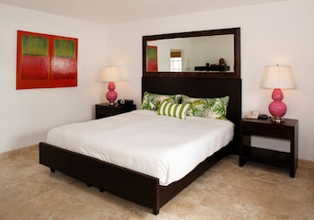 Room, Garden View