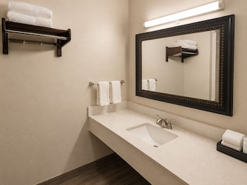 Deluxe Double Room Single Use, 2 Queen Beds, Non Smoking