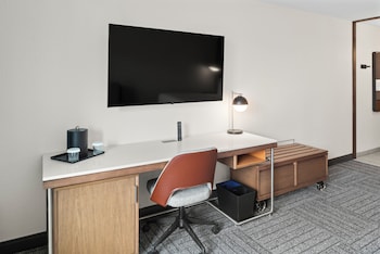 Room, 2 Queen Beds, Hearing Accessible (Transfer Shower & Roll-in Shower)