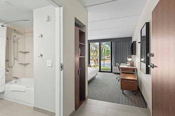 Room, 1 King Bed, Hearing Accessible (Mobility Accessible with Bathtub)