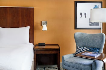 Room, 1 King Bed, Garden View