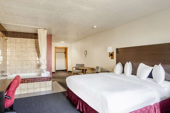 Room, 1 King Bed, Non Smoking, Hot Tub