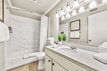 Deluxe Suite, 1 Bedroom, Poolside