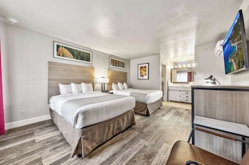 Room, 2 Double Beds (Hotel Room)