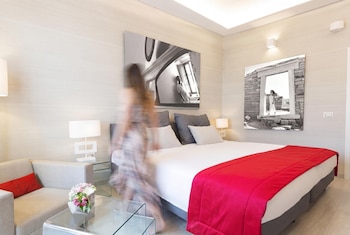 Basic Double with Courtyard View