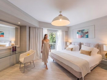 Signature Double with private balcony & Lycabettus view