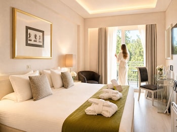 Signature Double with private balcony & Lycabettus view