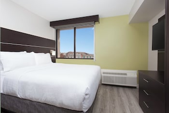 Standard Room, 1 Queen Bed with Sofa bed (Extra Floor Space)