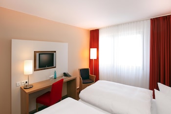 Comfort Room, 1 King Bed (with Sofabed)