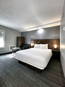 Basic Room, 1 Queen Bed, Non Smoking