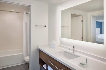 Junior Suite, 1 King Bed with Sofa bed (Hearing Accessible)