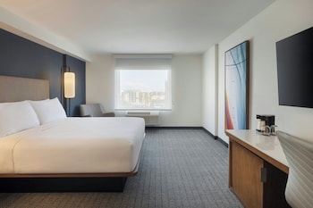 Junior Suite, 1 King Bed with Sofa bed (Hearing Accessible)