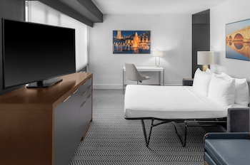 Junior Suite, 1 King Bed with Sofa bed