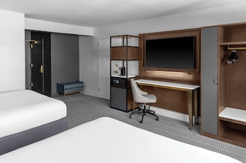 Deluxe Room, 2 Queen Beds, City View