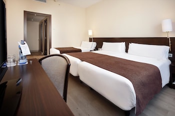 Double or Twin Room (2 Adults + 1 Child)