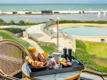 Classic Room, Balcony, Sea View (1 Queen Bed or 2 Single Beds)