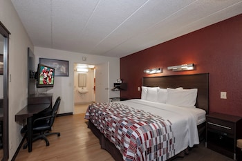 Standard Room, 1 King Bed, Accessible (Smoke Free)
