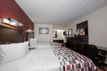 Deluxe Room, 2 Double Beds (Smoke Free)