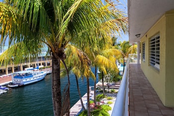 Studio, 2 Queen Beds, Marina View