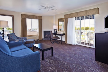 Suite, 1 King Bed