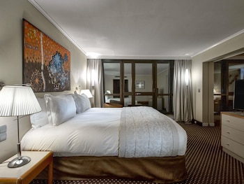 Suite, 1 King Bed, City View (Prestige)