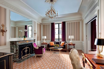 Deluxe Suite, 1 Bedroom (Butler Service Included)